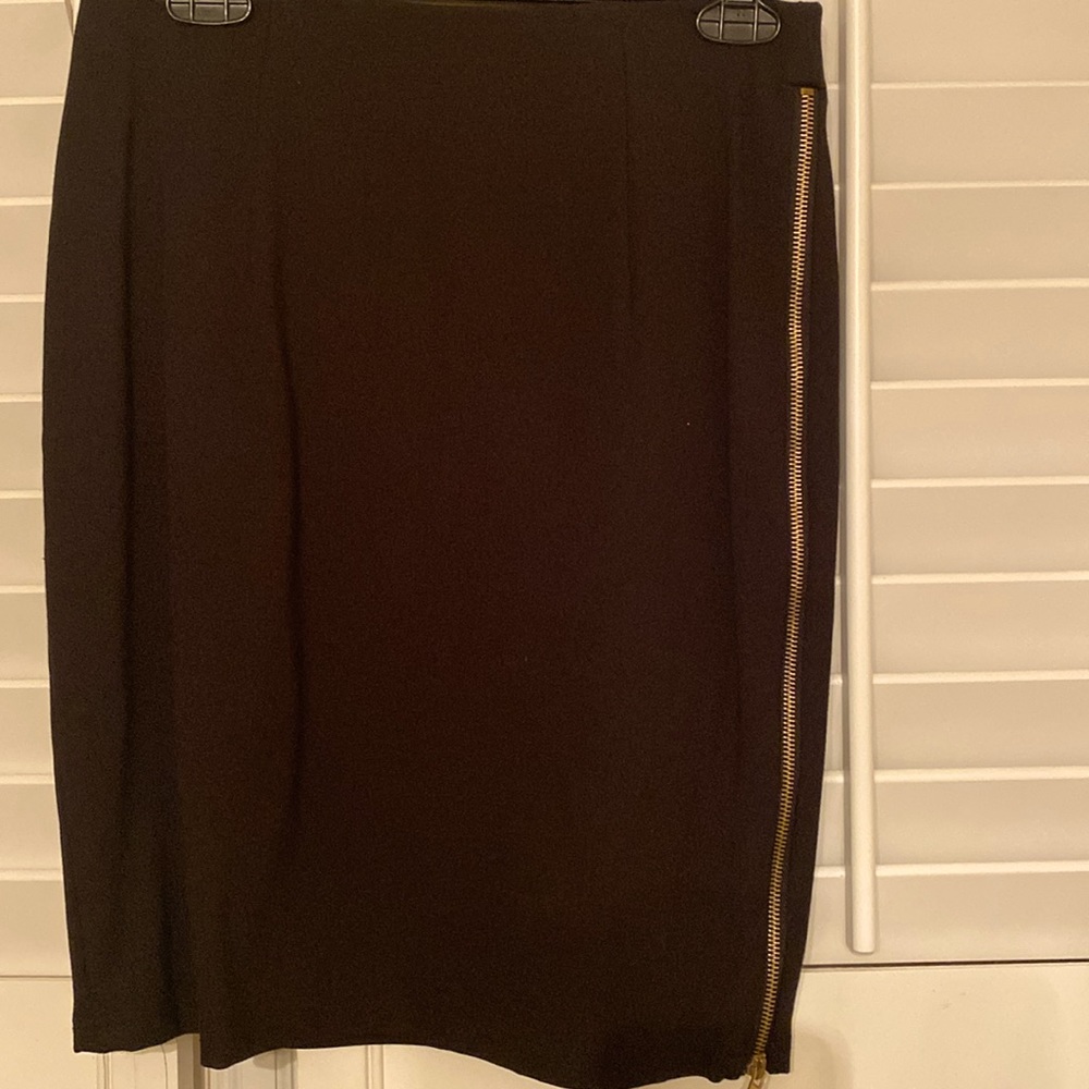 Cute Black Skirt with Side Zipper
